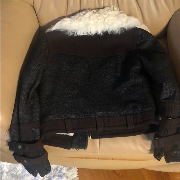 Gorgeous warm jacket with white natural fur - Picture 7 of 7